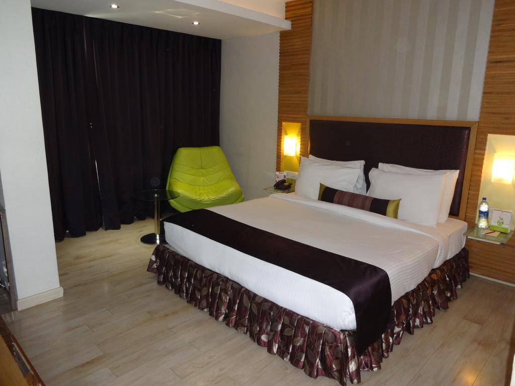The Purple Leaf Hotels Hyderabad Exterior foto