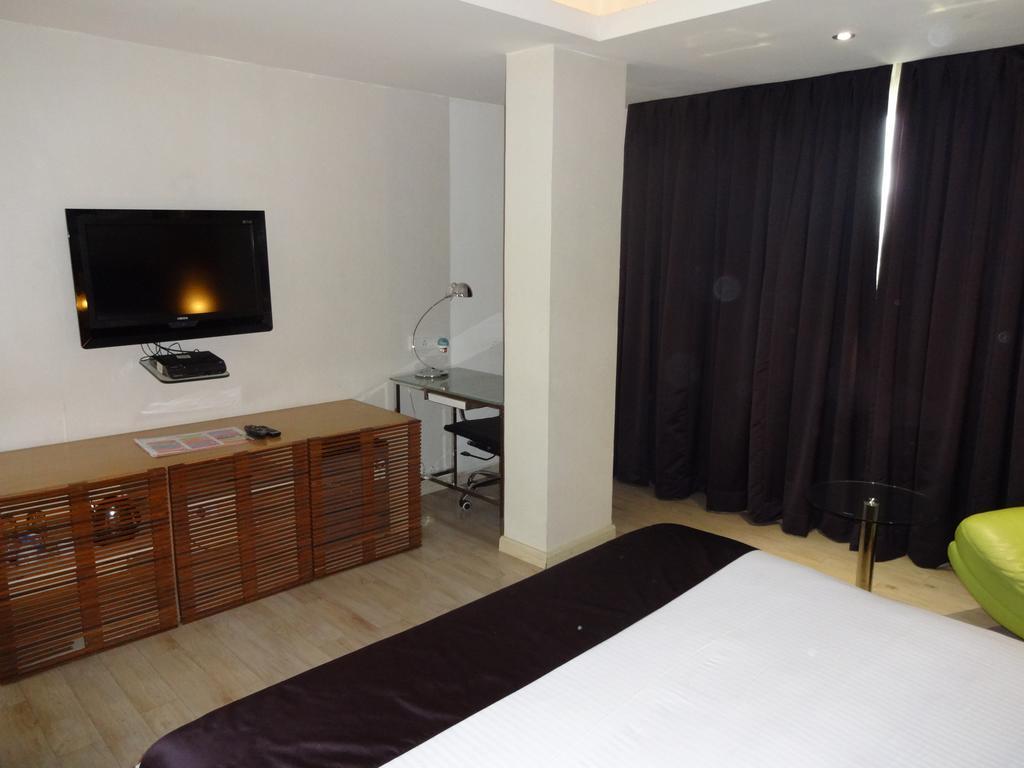 The Purple Leaf Hotels Hyderabad Exterior foto