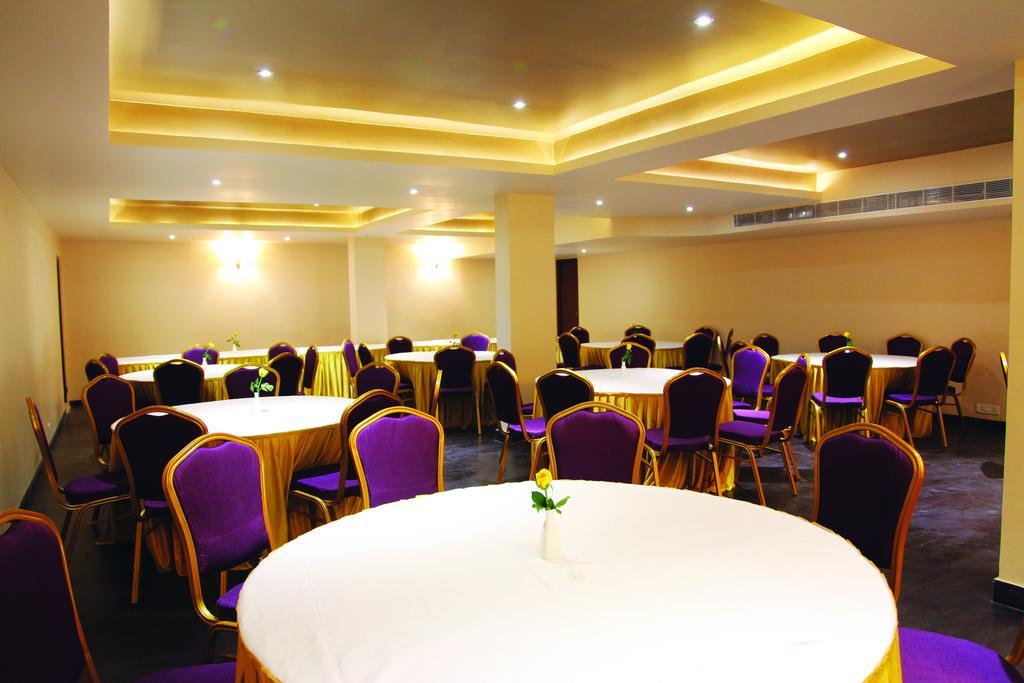 The Purple Leaf Hotels Hyderabad Exterior foto