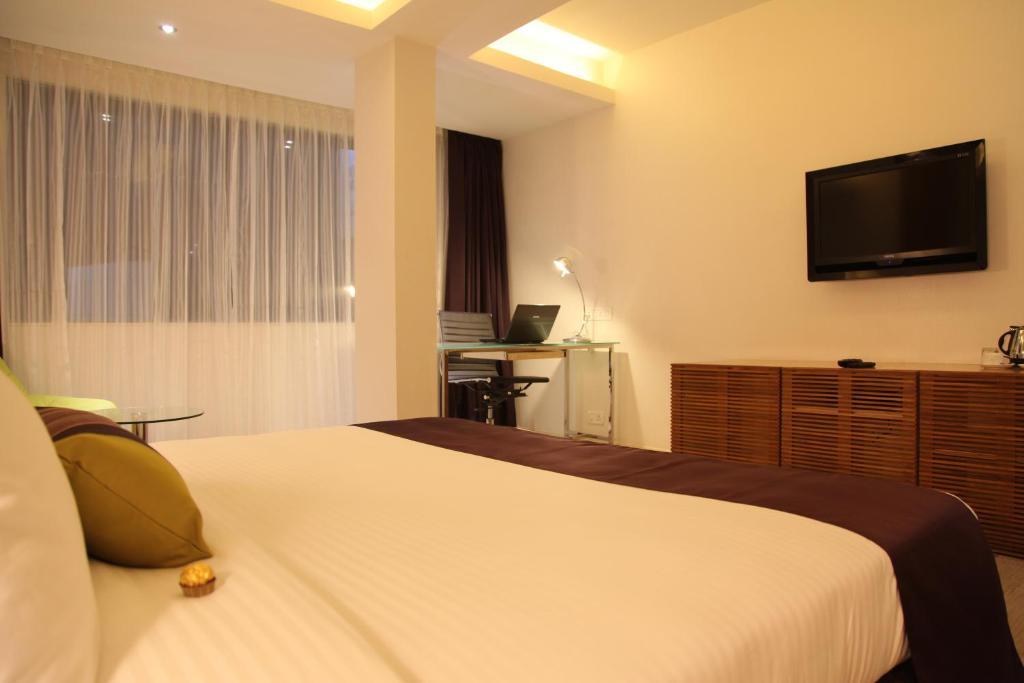 The Purple Leaf Hotels Hyderabad Exterior foto