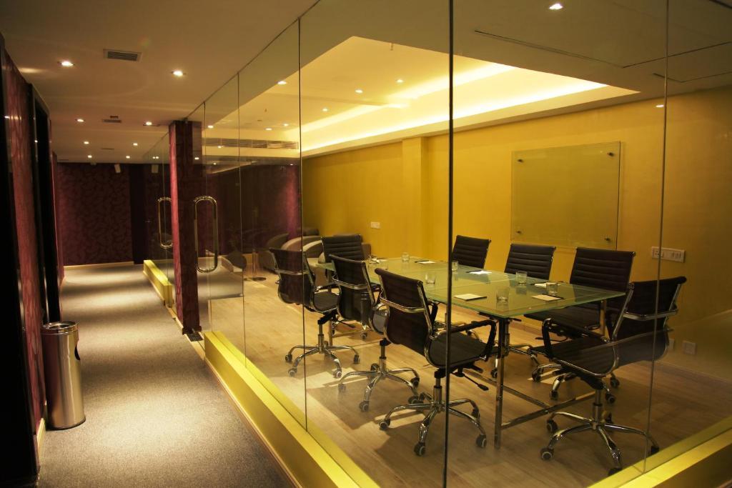 The Purple Leaf Hotels Hyderabad Exterior foto